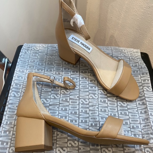 Steve Madden Sandals, Irene Style, Blush Color, Woman Size 4 - Picture 2 of 9